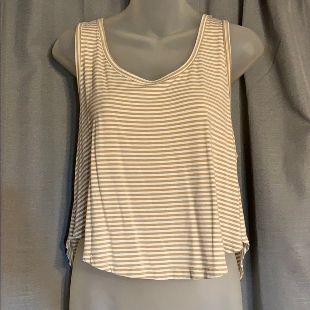 🦂 Tan & White Tank Top 🦂